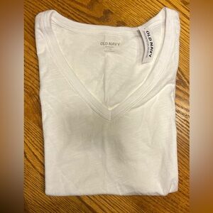 Old Navy White V-Neck Tee - Women's